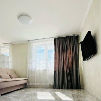 Сдается 1-комнатная квартира, 42 м²
