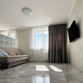 Сдается 1-комнатная квартира, 42 м²