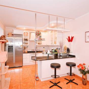 Продается 3-х комнатная квартира, 124,8 м²