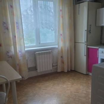 Сдается 1-комнатная квартира, 38 м²
