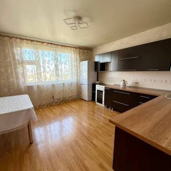 Сдается 2-х комнатная квартира, 76 м²