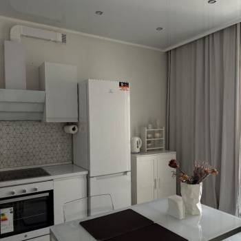 Сдается 1-комнатная квартира, 38 м²