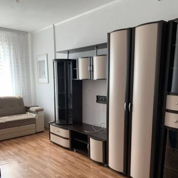 Сдается 1-комнатная квартира, 49 м²