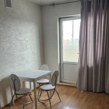 Сдается 1-комнатная квартира, 48 м²