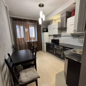 Сдается 2-х комнатная квартира, 60 м²