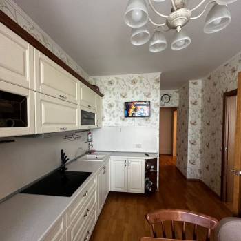 Сдается 1-комнатная квартира, 42 м²