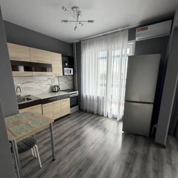 Сдается 1-комнатная квартира, 38 м²