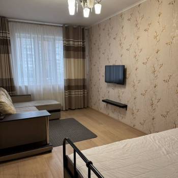 Сдается 1-комнатная квартира, 38 м²