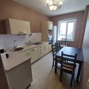 Сдается 1-комнатная квартира, 42,4 м²