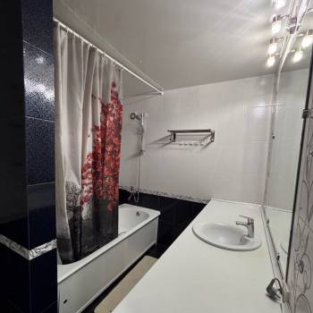 Сдается 2-х комнатная квартира, 61 м²