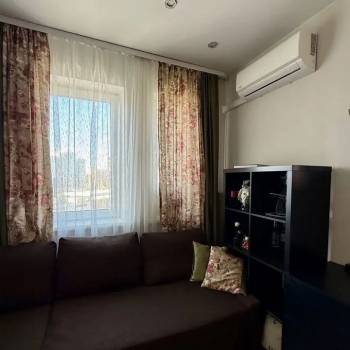 Сдается 1-комнатная квартира, 42 м²