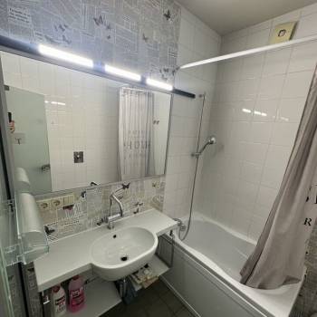 Сдается 2-х комнатная квартира, 90 м²