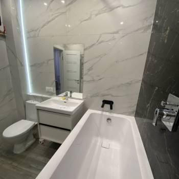 Сдается 1-комнатная квартира, 310 м²