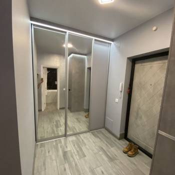 Сдается 1-комнатная квартира, 310 м²