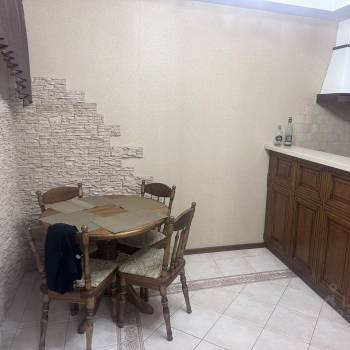 Сдается 1-комнатная квартира, 58 м²