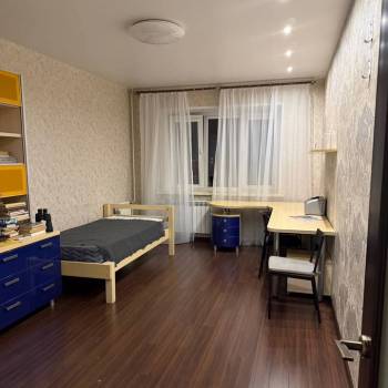 Сдается Многокомнатная квартира, 90 м²