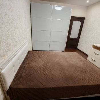 Сдается Многокомнатная квартира, 90 м²