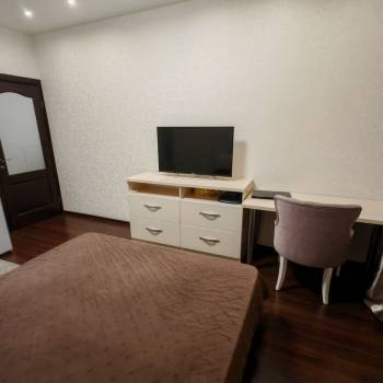 Сдается Многокомнатная квартира, 90 м²