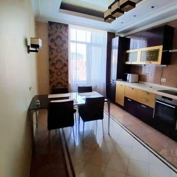 Сдается 2-х комнатная квартира, 93 м²