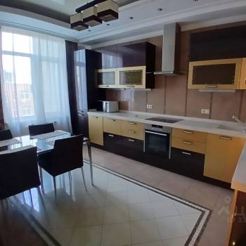 Сдается 2-х комнатная квартира, 93 м²