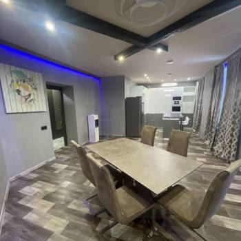 Сдается Многокомнатная квартира, 117 м²