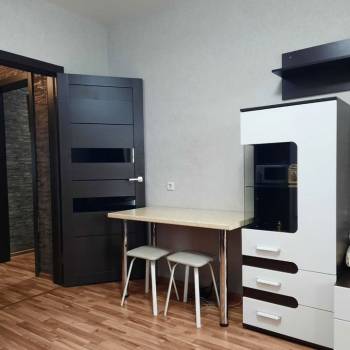 Продается 1-комнатная квартира, 37,5 м²