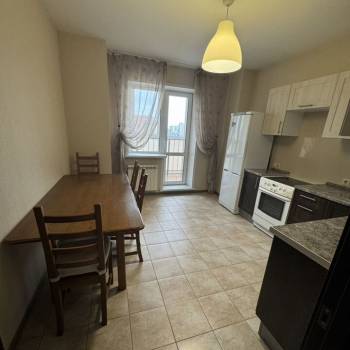 Сдается 1-комнатная квартира, 42 м²