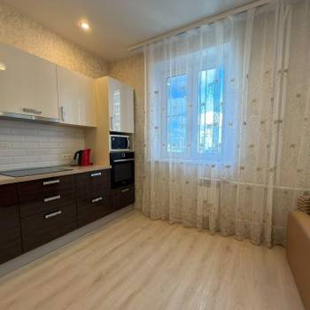 Сдается Многокомнатная квартира, 100 м²