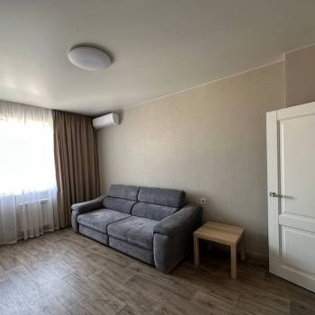 Продается 1-комнатная квартира, 40 м²