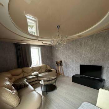 Сдается 2-х комнатная квартира, 85 м²