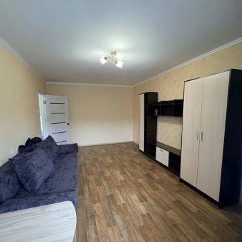 Сдается 1-комнатная квартира, 38 м²