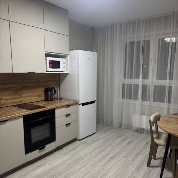 Сдается 1-комнатная квартира, 42 м²