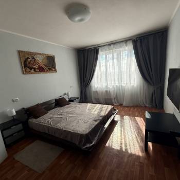 Сдается 1-комнатная квартира, 42 м²