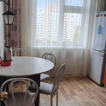 Сдается 2-х комнатная квартира, 64 м²