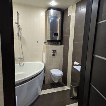 Сдается 1-комнатная квартира, 42 м²