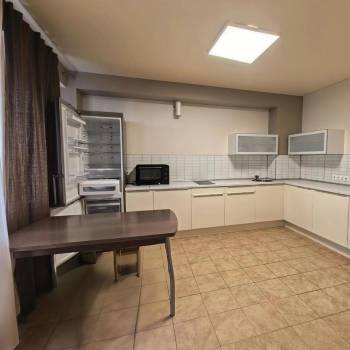 Сдается 1-комнатная квартира, 65 м²