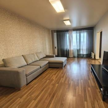 Сдается 1-комнатная квартира, 65 м²
