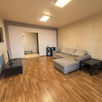 Сдается 1-комнатная квартира, 65 м²
