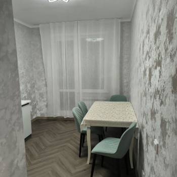 Сдается 1-комнатная квартира, 40,7 м²