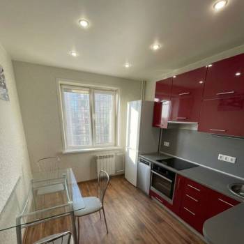 Продается 1-комнатная квартира, 43 м²