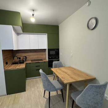 Сдается 2-х комнатная квартира, 82 м²