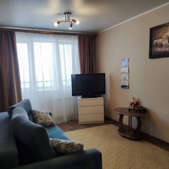 Продается 1-комнатная квартира, 42 м²