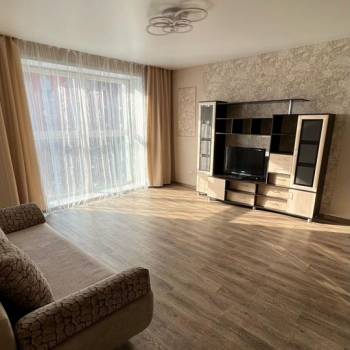 Сдается 1-комнатная квартира, 56 м²