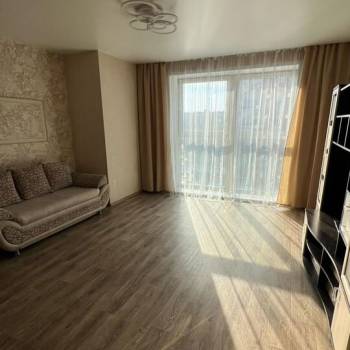 Сдается 1-комнатная квартира, 56 м²