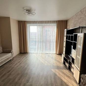 Сдается 1-комнатная квартира, 56 м²