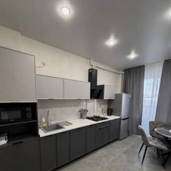 Сдается 1-комнатная квартира, 42 м²