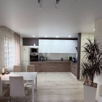Сдается 2-х комнатная квартира, 64,7 м²