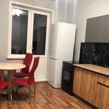Сдается 1-комнатная квартира, 37 м²