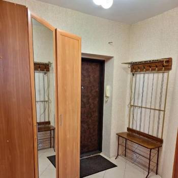 Сдается 1-комнатная квартира, 42 м²