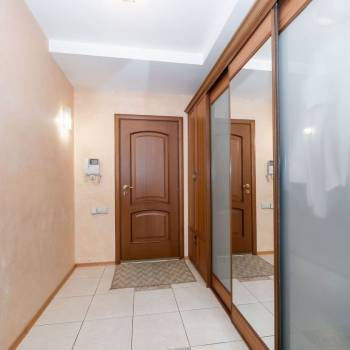 Продается Многокомнатная квартира, 131 м²